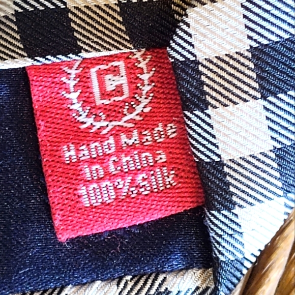 Chaps Men's Black And Tan Gingham Checkered Plaid 100% Silk Tie - Picture 2 of 3